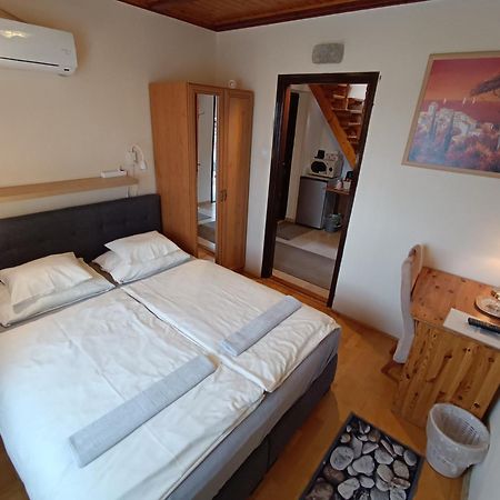Szilvia Panzio Gyomaendrod Bed & Breakfast ภายนอก รูปภาพ