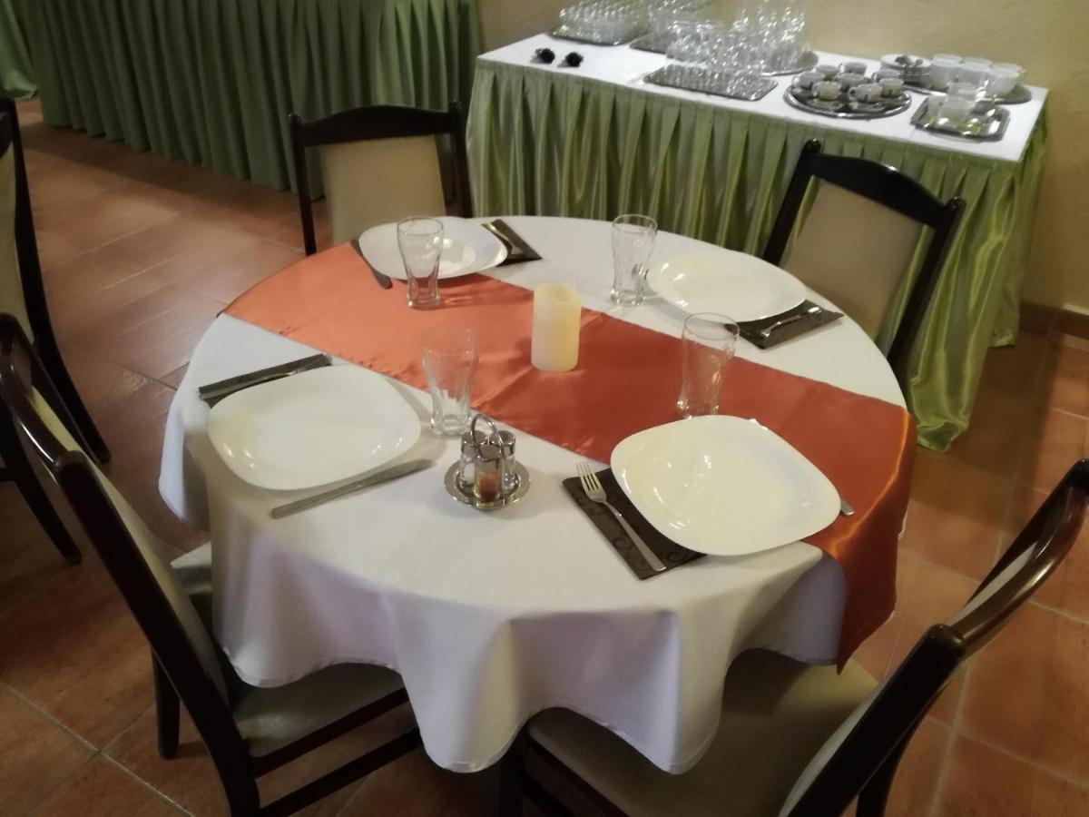 Szilvia Panzio Gyomaendrod Bed & Breakfast ภายนอก รูปภาพ