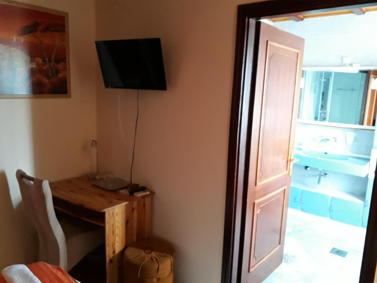 Szilvia Panzio Gyomaendrod Bed & Breakfast ภายนอก รูปภาพ