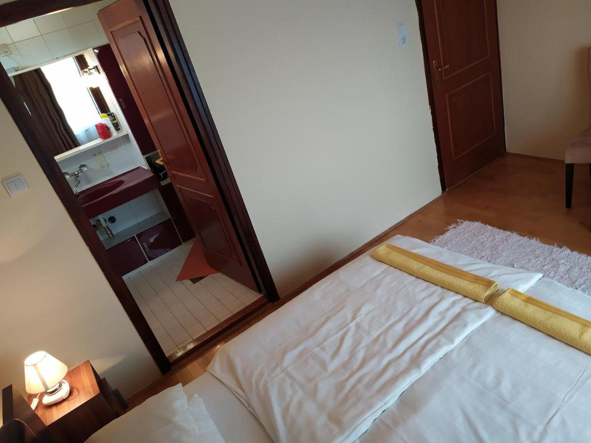 Szilvia Panzio Gyomaendrod Bed & Breakfast ภายนอก รูปภาพ