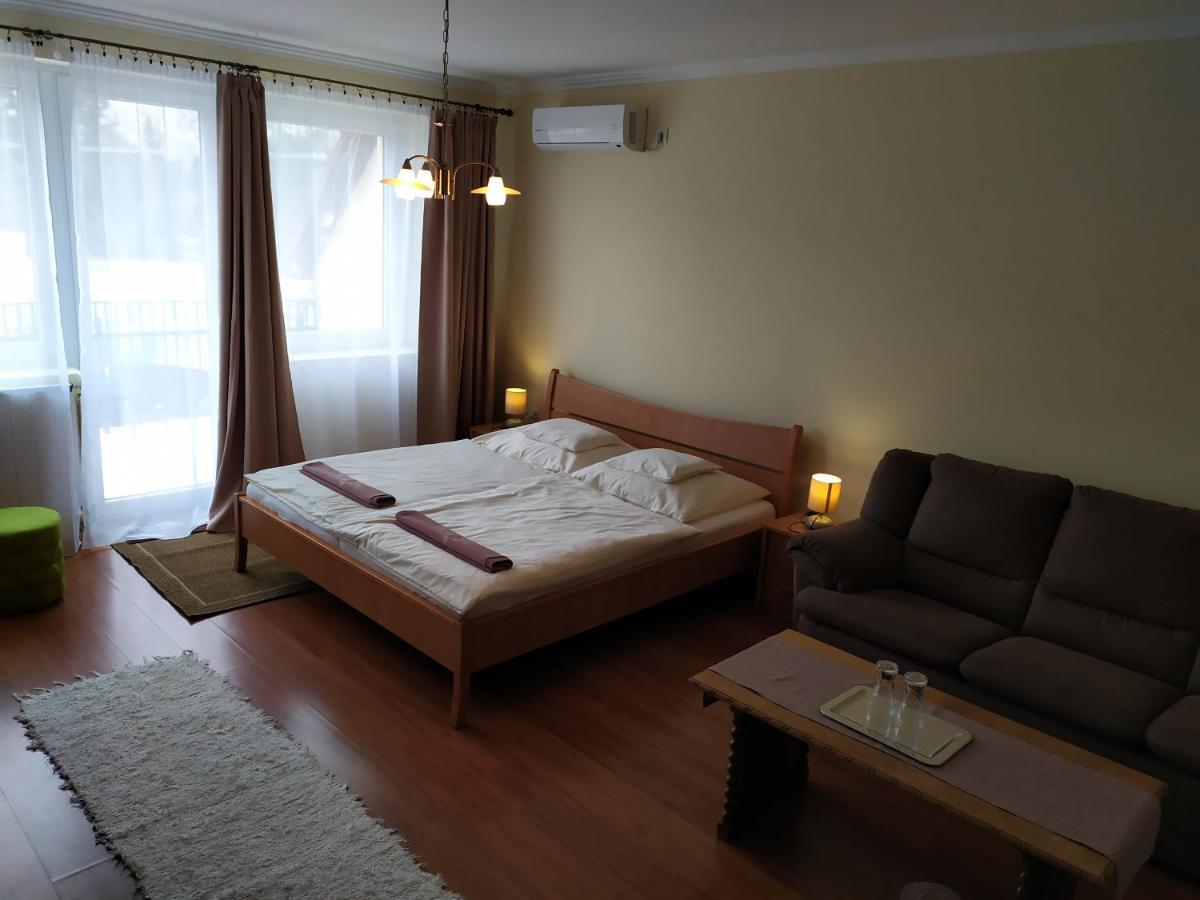 Szilvia Panzio Gyomaendrod Bed & Breakfast ภายนอก รูปภาพ