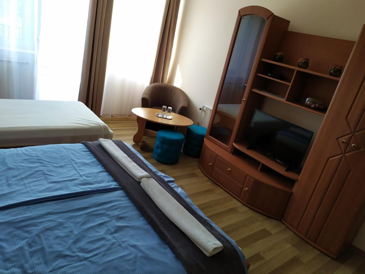 Szilvia Panzio Gyomaendrod Bed & Breakfast ภายนอก รูปภาพ