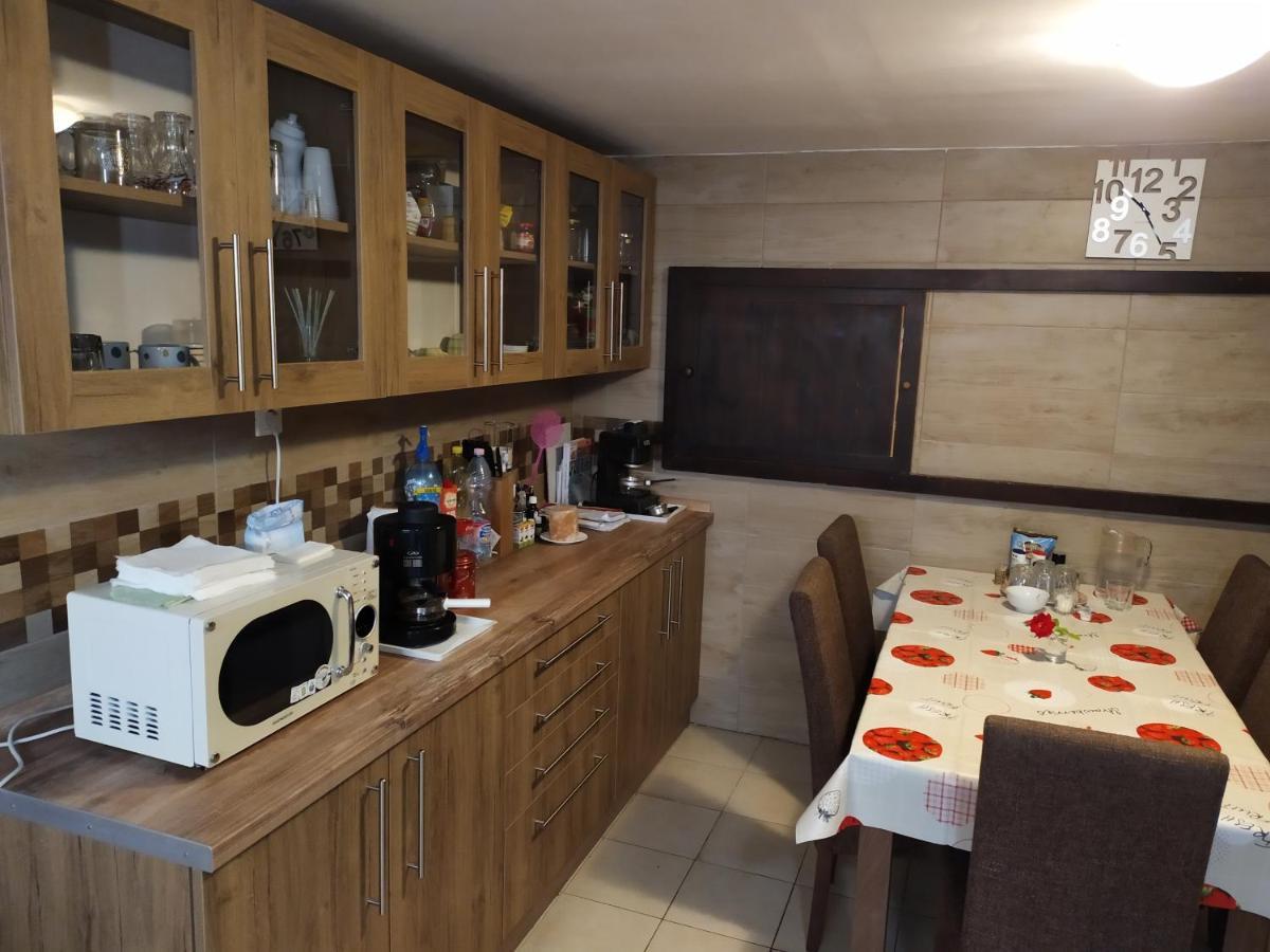 Szilvia Panzio Gyomaendrod Bed & Breakfast ภายนอก รูปภาพ