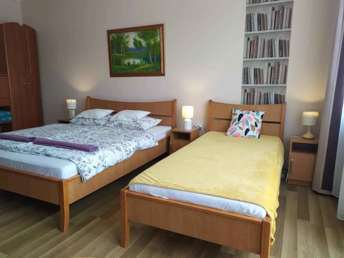 Szilvia Panzio Gyomaendrod Bed & Breakfast ภายนอก รูปภาพ