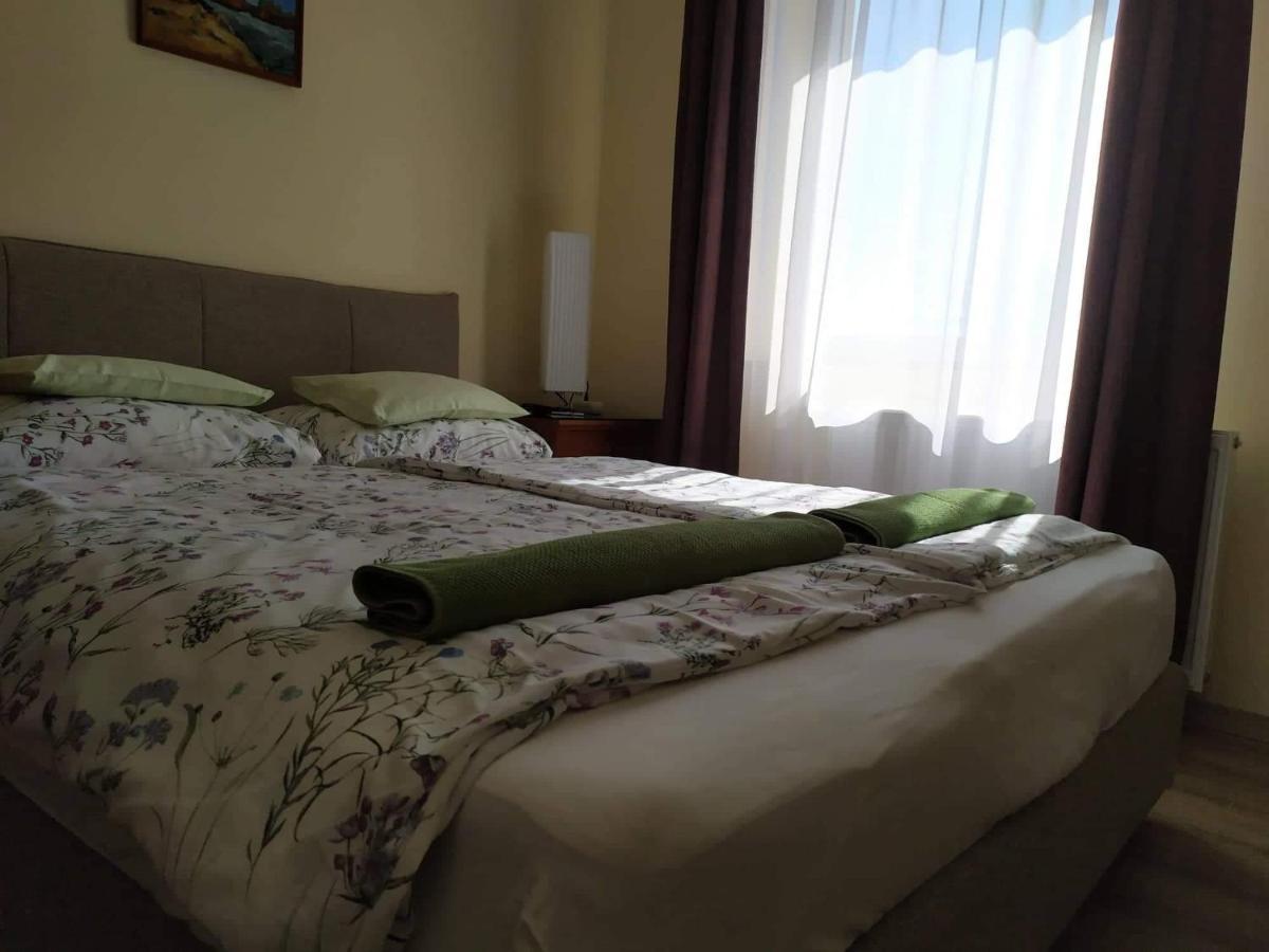 Szilvia Panzio Gyomaendrod Bed & Breakfast ภายนอก รูปภาพ