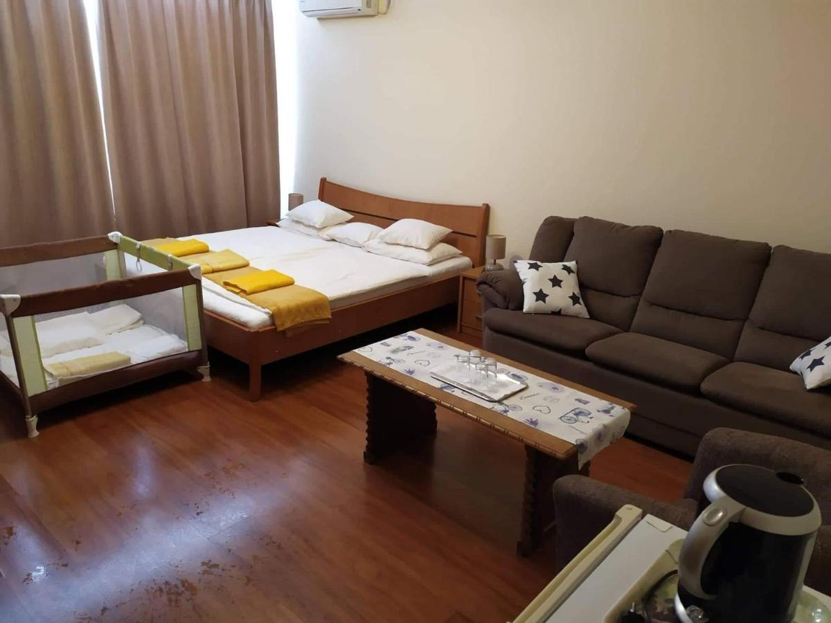 Szilvia Panzio Gyomaendrod Bed & Breakfast ภายนอก รูปภาพ
