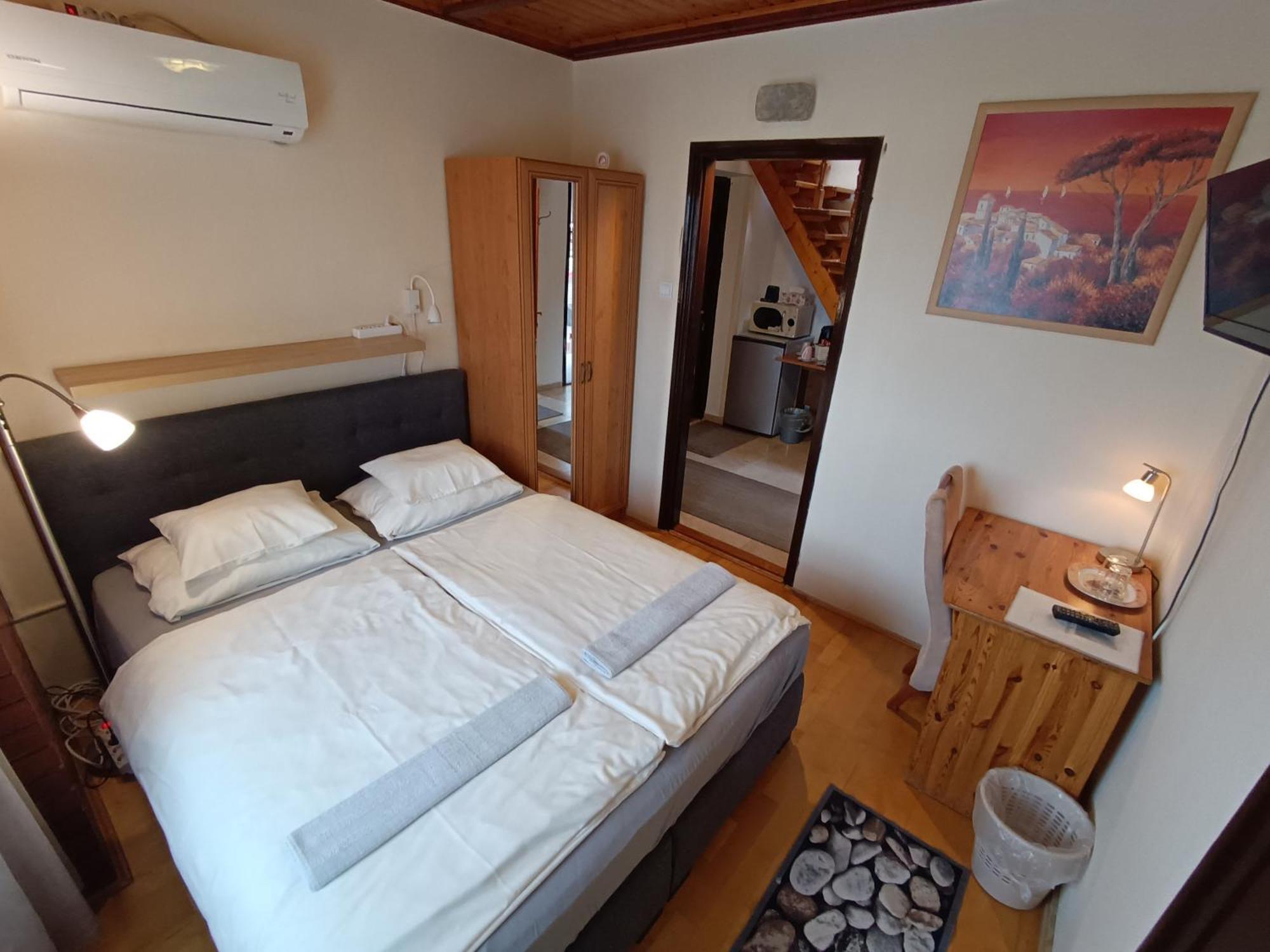 Szilvia Panzio Gyomaendrod Bed & Breakfast ภายนอก รูปภาพ