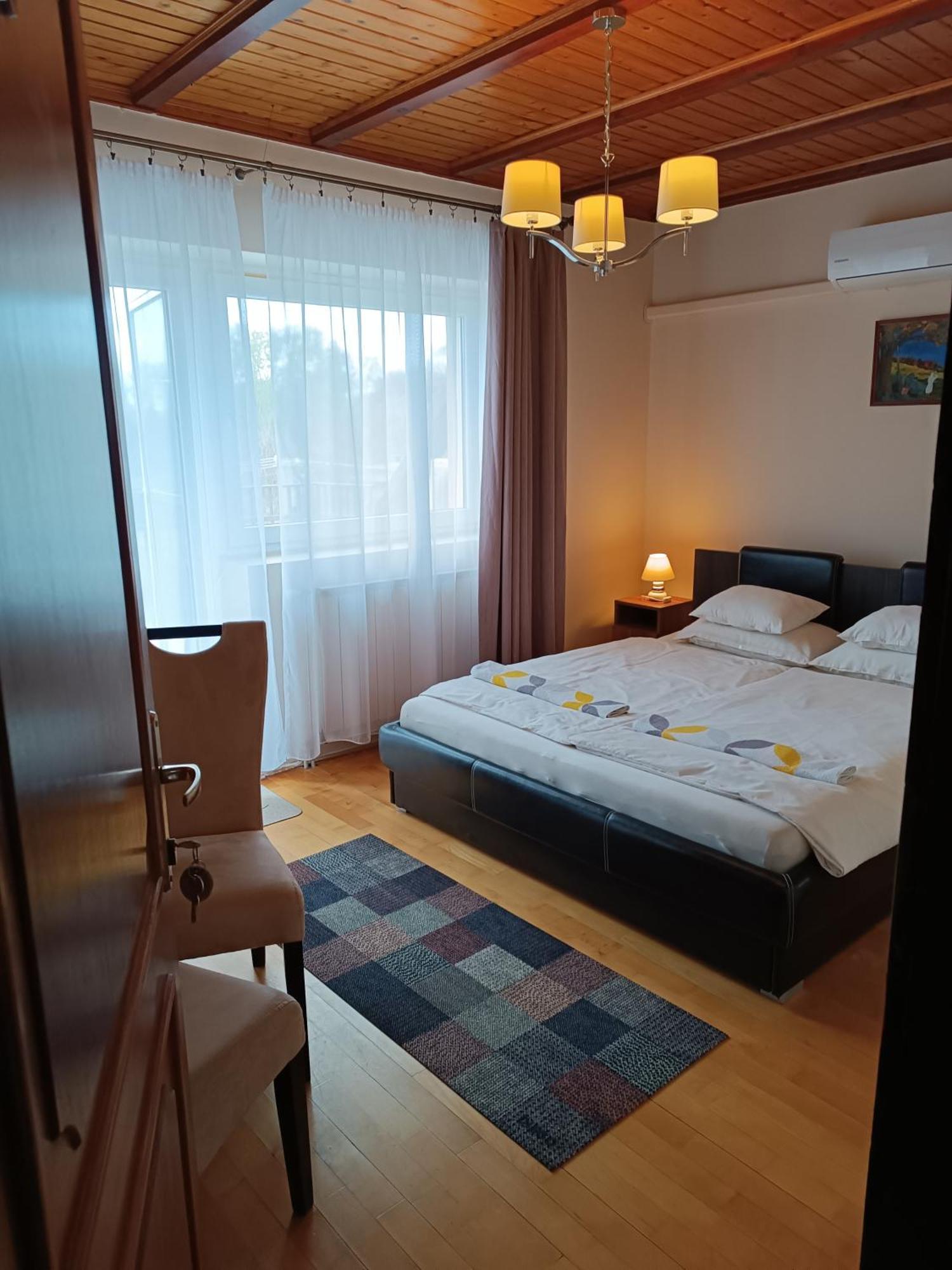 Szilvia Panzio Gyomaendrod Bed & Breakfast ภายนอก รูปภาพ